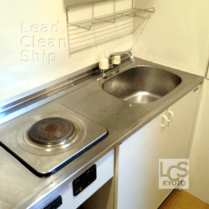 1K部屋キッチンの掃除後