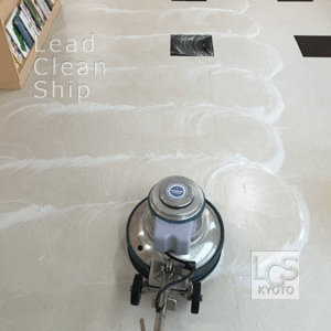 医院様の定期清掃中