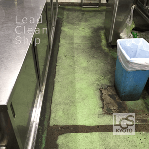 厨房床面清掃前２