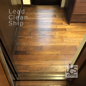 フローリングのニス塗装作業前