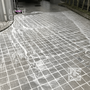 磁器タイル洗浄中・京都市右京区