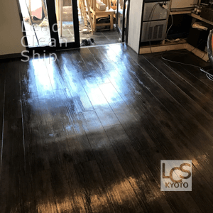 飲食店の床清掃後