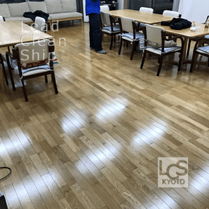 施設の床清掃後