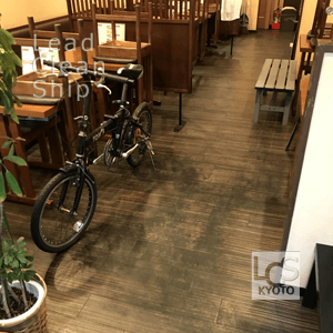 飲食店のワックス剥離前