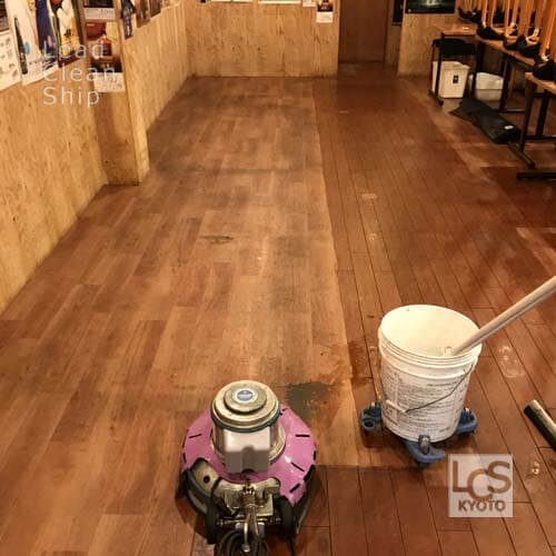 長岡京市の飲食店清掃中