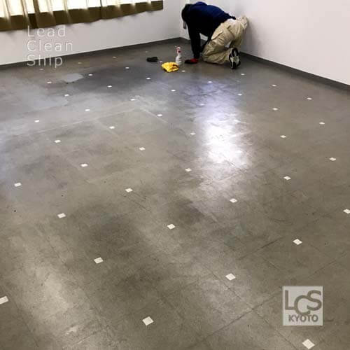 接着剤の除去作業