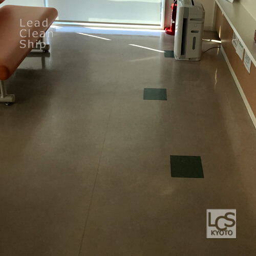 耳鼻科様ワックスがけ前