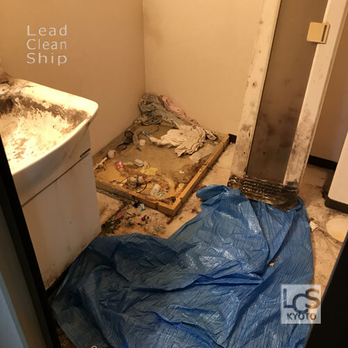 極度汚れ洗面所