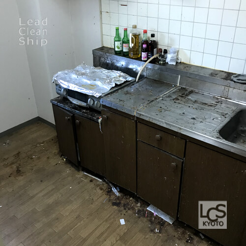 極度汚れキッチン