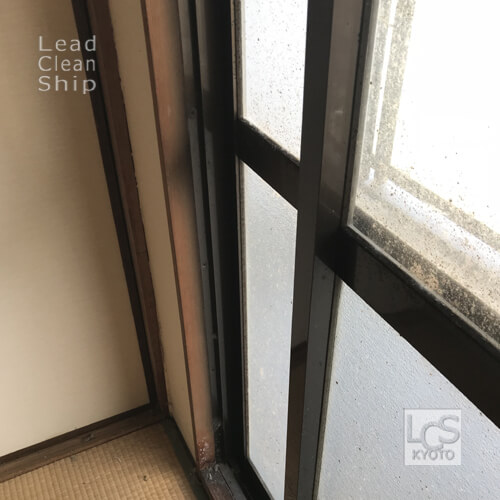 極度汚れ窓ガラス