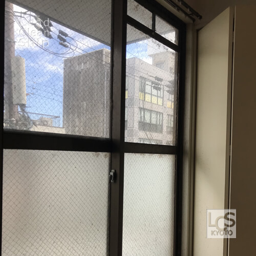 極度汚れ窓ガラス２