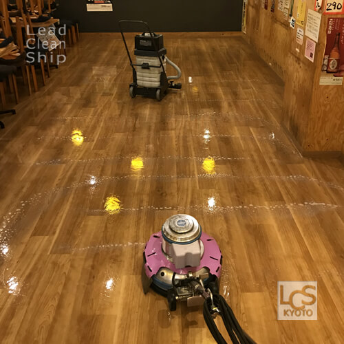 やたいや烏丸店様で床面洗浄作業