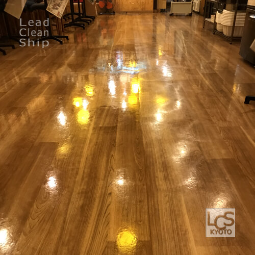 やたいや烏丸店様で床面ワックス作業
