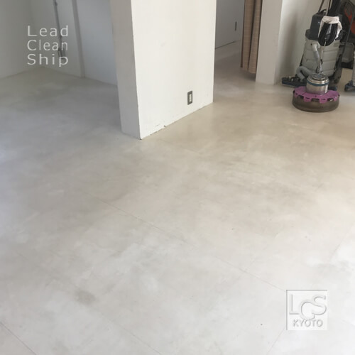 京都府向日市の民泊床清掃前