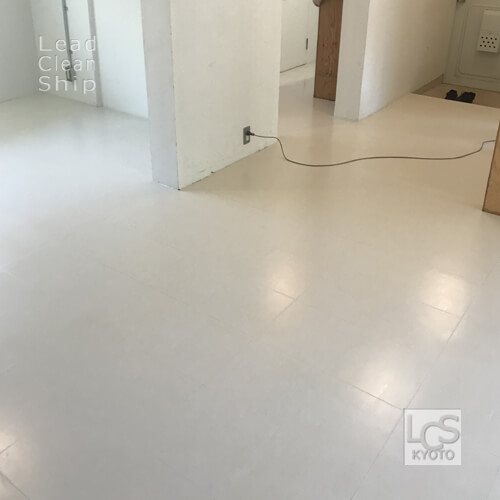 京都府向日市の民泊床清掃後