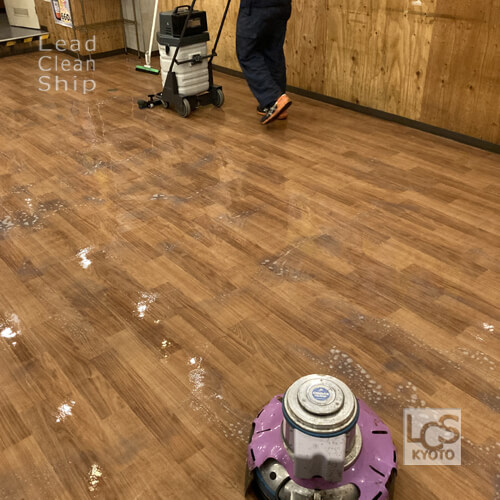 飲食店の床清掃