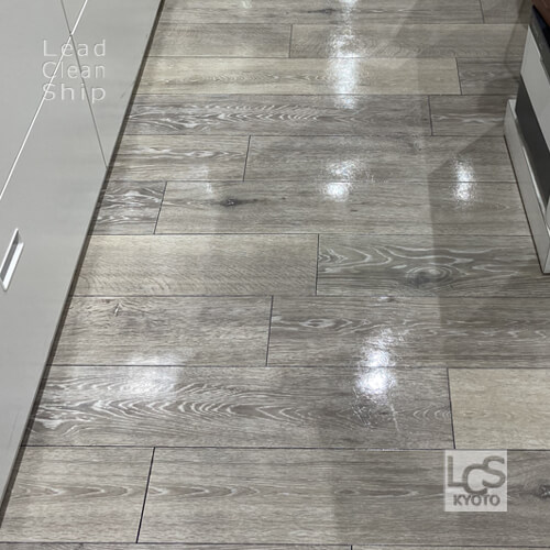 販売店舗さま床洗浄ワックス