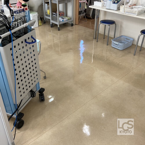 西京区の耳鼻科医院さま床洗浄ワックス２
