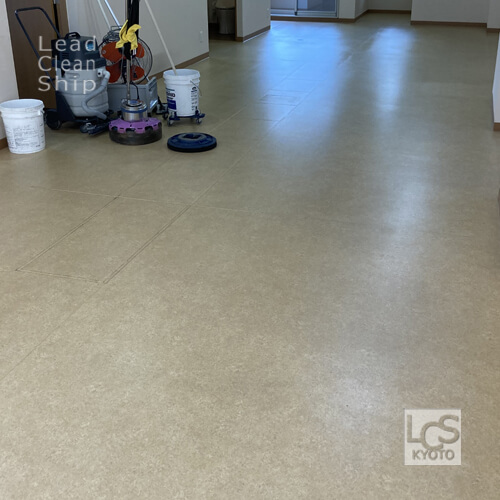 デイサービス施設さま床洗浄ワックス１
