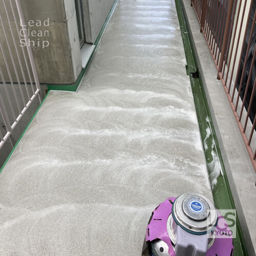 マンション床洗浄中：右京区