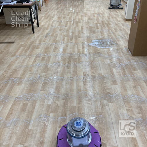 北区の福祉施設さまで床洗浄