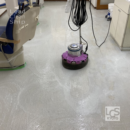 右京区の歯科医院さま床剥離中２