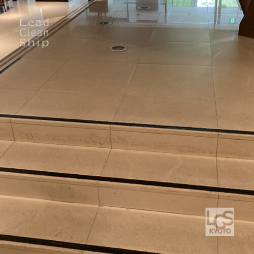 高級ホテルさまの石床研磨クリーニング前