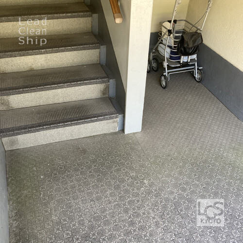 団地共用部の清掃前2