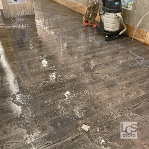 居酒屋さまの床ワックス定期清掃１