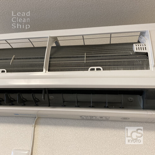 介護施設さまのエアコン洗浄前