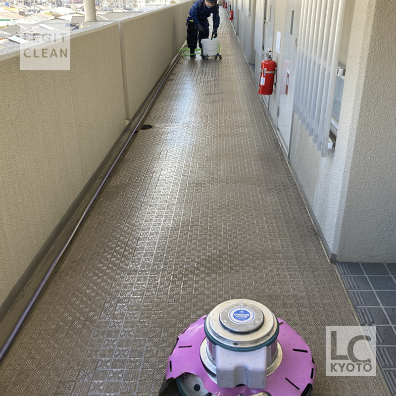 京都府宇治市のマンションをポリッシャー洗浄