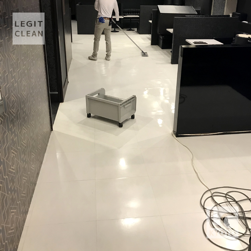 京都市東山区のホストクラブ飲食店さま床ワックス塗布作業