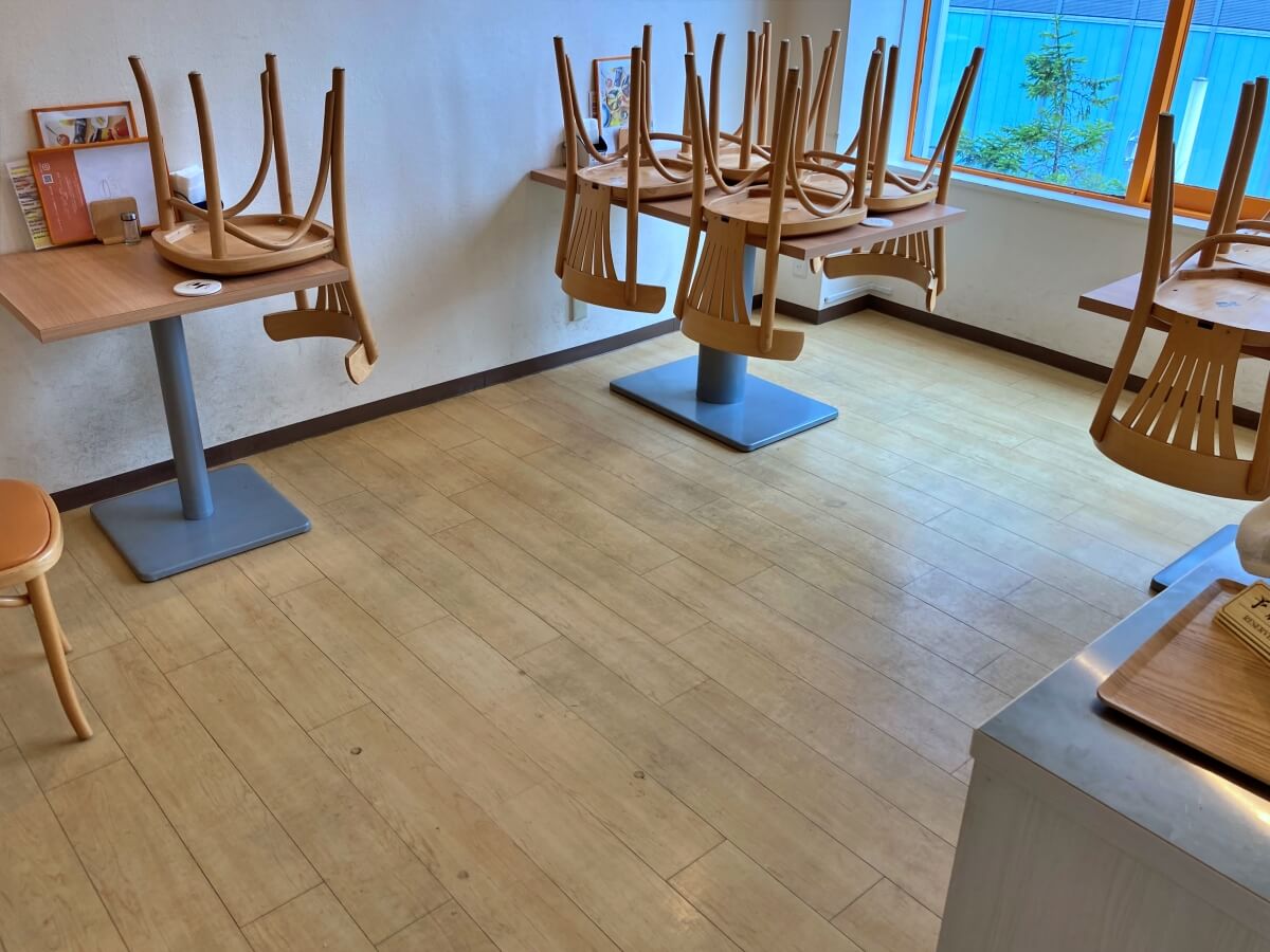 清掃前の荷物・備品の移動